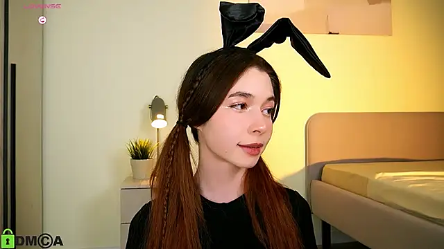 Snapshot of LittleOriana chatting on 1, 2, 2025 LittleOriana online show from 1, 2, 2025
