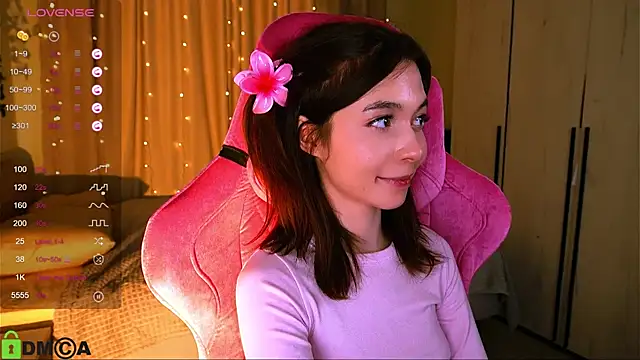 Snapshot of LittleOriana chatting on 6, 3, 2025 LittleOriana online show from 6, 3, 2025