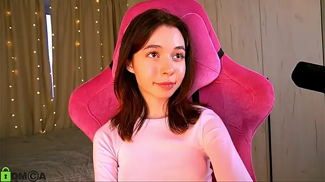 Snapshot of LittleOriana chatting on 14, 3, 2025 LittleOriana online show from 14, 3, 2025