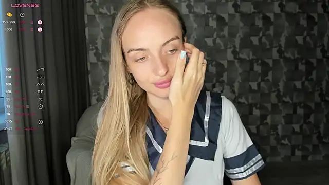 Snapshot of A_delina chatting on 18, 6, 2026 A delina online show from 18, 6, 2026
