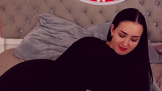 Snapshot of KimKhallifa chatting on 19, 2, 2025 KimKhallifa online show from 19, 2, 2025