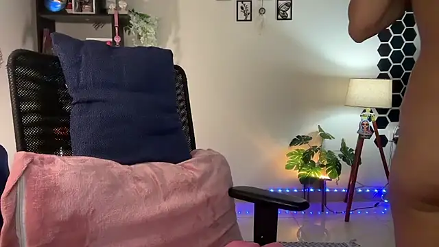 roseofvenom online show from 5, 12, 2025