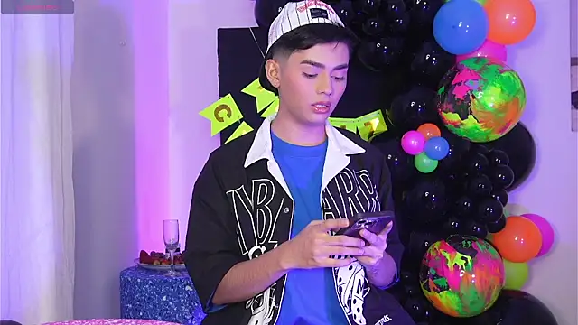 Maxi little online show from 1, 3, 2026