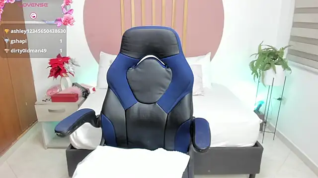 sweetpeach 20 online show from 24, 1, 2025