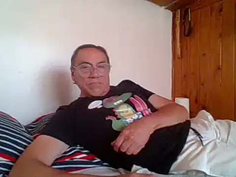 Snapshot of santiagon2015 chatting on 12, 2, 2025 santiagon2015 online show from 12, 2, 2025