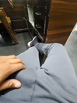 Snapshot of pyasevickybabu563 chatting on 8, 3, 2025 pyasevickybabu563 online show from 8, 3, 2025