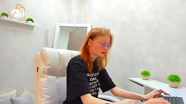 Snapshot of ElizabethHarpper chatting on 10, 3, 2025 ElizabethHarpper online show from 10, 3, 2025