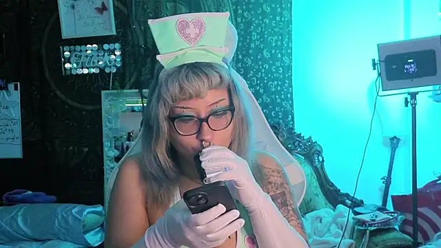 deluxxxeblu online show from 13, 1, 2026