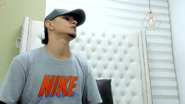 DAVID VICTORIAA online show from 22, 10, 2025