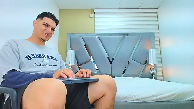 DAVID VICTORIAA online show from 11, 4, 2026