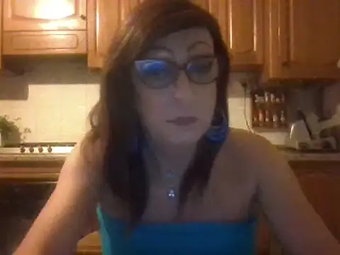 Snapshot of Tiabet chatting on 4, 12, 2025 Tiabet online show from 4, 12, 2025