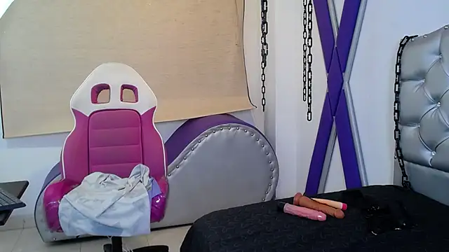 Sara Davina online show from 6, 3, 2025