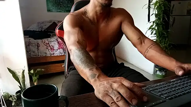 Snapshot of Adam_Valenciia chatting on 7, 7, 2026 Adam Valenciia online show from 7, 7, 2026