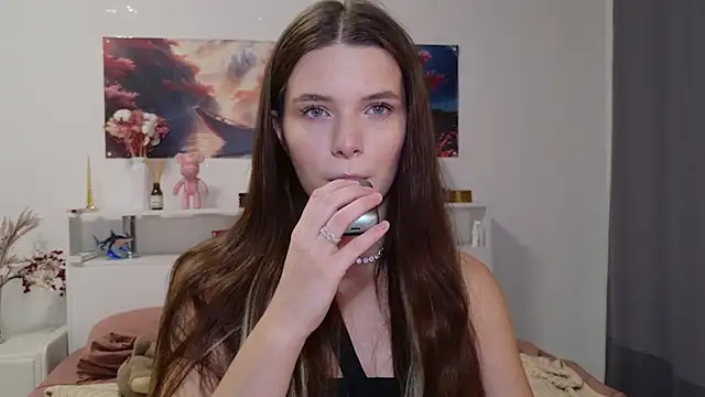 Nellie Medina online show from 6, 10, 2025