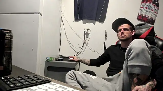 Snapshot of JamesMichael88 chatting on 28, 2, 2025 JamesMichael88 online show from 28, 2, 2025