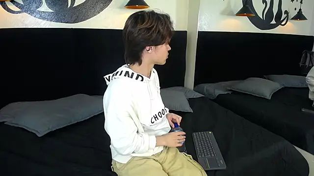 Snapshot of CollinStone chatting on 12, 2, 2025 CollinStone online show from 12, 2, 2025