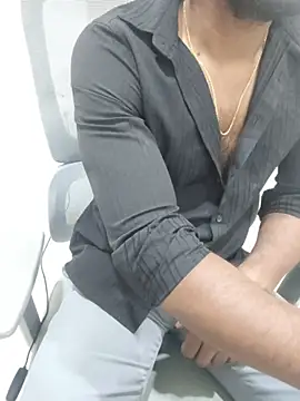 Snapshot of hot_boy_dic chatting on 5, 3, 2026 hot boy dic online show from 5, 3, 2026