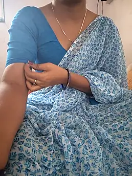 lovelygirl4567 online show from 15, 4, 2026