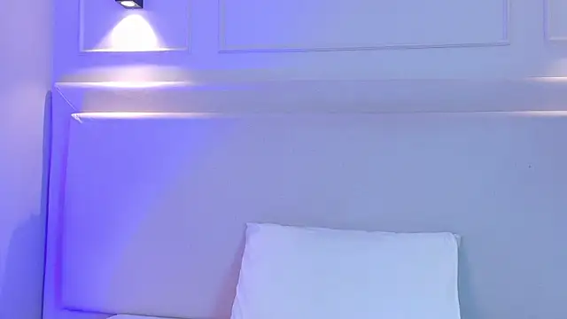NaomiKlarc online show from 4, 5, 2026