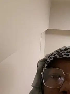 Snapshot of DamnBubbles chatting on 15, 1, 2025 DamnBubbles online show from 15, 1, 2025