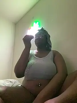 Snapshot of DamnBubbles chatting on 10, 2, 2026 DamnBubbles online show from 10, 2, 2026