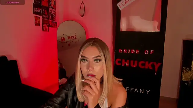 NiaSalvatore online show from 24, 10, 2025