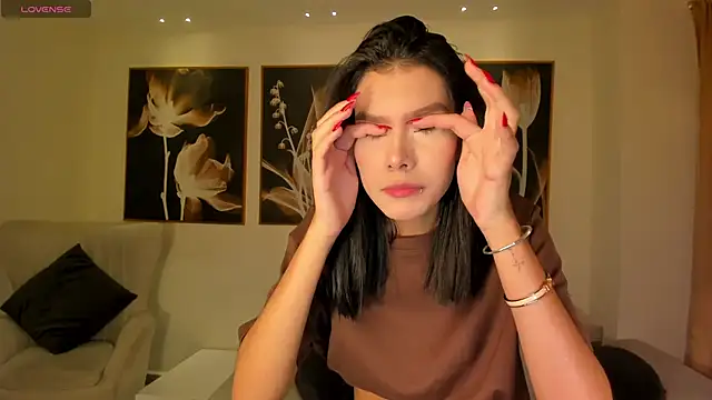 NiaSalvatore online show from 19, 4, 2026