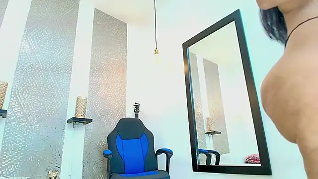 Snapshot of leyli_ass chatting on 31, 1, 2025 leyli ass online show from 31, 1, 2025