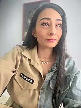 BELLA--26 online show from 1, 11, 2025