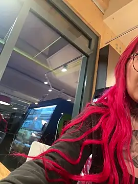 Mia-Fuchs online show from 3, 2, 2026