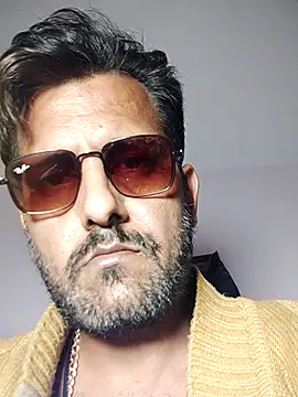 MAGNETICDADDY8 online show from 9, 11, 2025