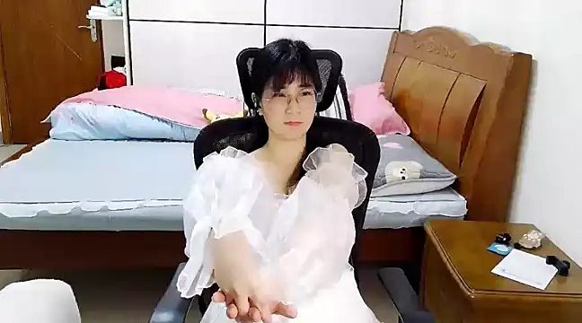 Snapshot of Strawberry_baby chatting on 10, 1, 2025 Strawberry baby online show from 10, 1, 2025