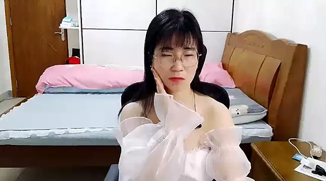 Snapshot of Strawberry_baby chatting on 13, 1, 2025 Strawberry baby online show from 13, 1, 2025