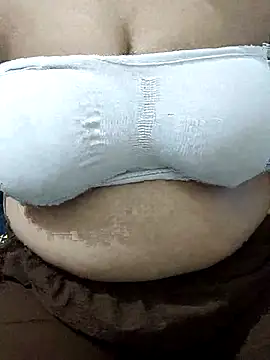 Snapshot of mallupriyapriya chatting on 25, 7, 2026 mallupriyapriya online show from 25, 7, 2026