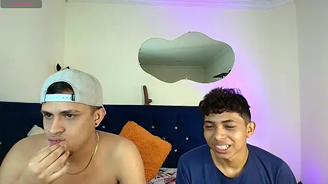Snapshot of twinkmilk_ chatting on 7, 1, 2025 twinkmilk online show from 7, 1, 2025