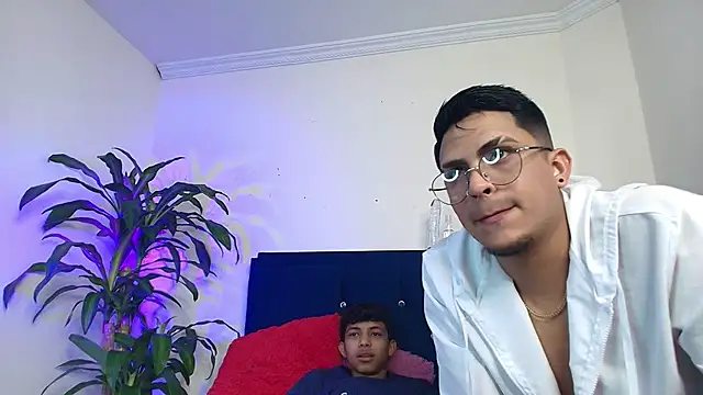 Snapshot of twinkmilk_ chatting on 18, 2, 2025 twinkmilk online show from 18, 2, 2025