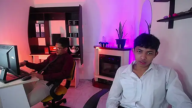 Snapshot of twinkmilk_ chatting on 27, 2, 2025 twinkmilk online show from 27, 2, 2025