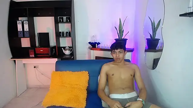 Snapshot of twinkmilk_ chatting on 28, 2, 2025 twinkmilk online show from 28, 2, 2025