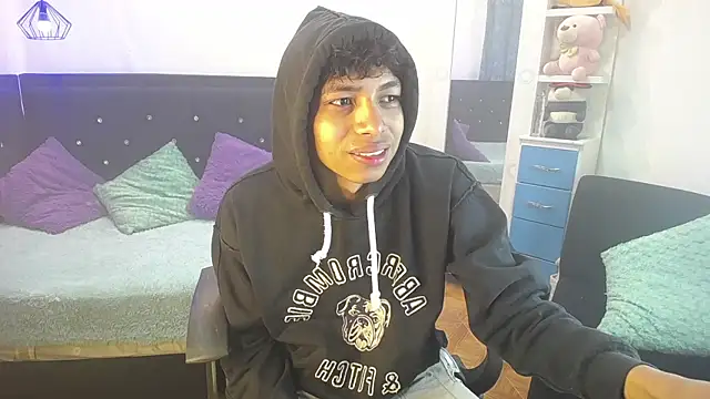Snapshot of twinkmilk_ chatting on 7, 3, 2025 twinkmilk online show from 7, 3, 2025