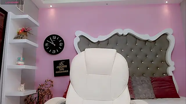 Diva Smith02 online show from 25, 1, 2025