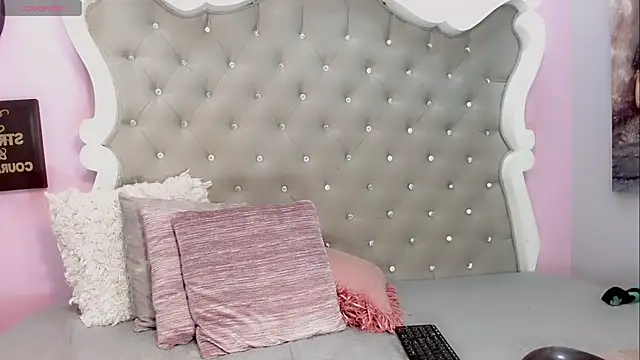 Diva Smith02 online show from 26, 1, 2025