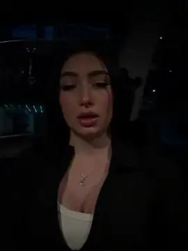 Maddy Jones online show from 31, 3, 2026