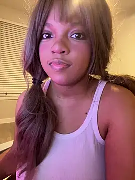 AwkwardJasminee online show from 18, 1, 2026