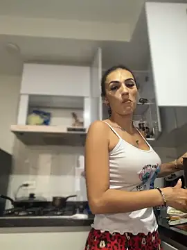 Samantha bigboobs online show from 2, 2, 2026