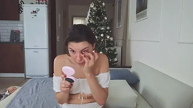 KristineEsme online show from 22, 12, 2025