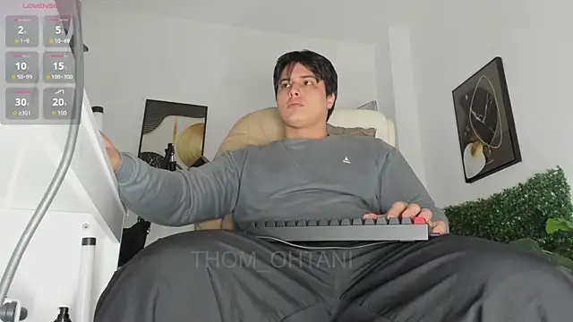 Snapshot of Thom_Ohtani chatting on 18, 4, 2026 Thom Ohtani online show from 18, 4, 2026