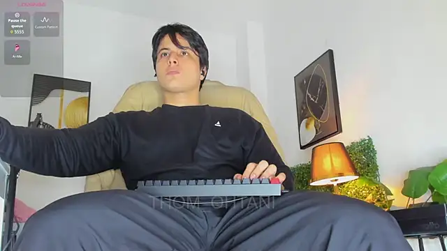 Snapshot of Thom_Ohtani chatting on 25, 4, 2026 Thom Ohtani online show from 25, 4, 2026
