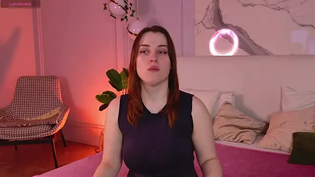 Snapshot of EllieGarson chatting on 6, 5, 2026 EllieGarson online show from 6, 5, 2026