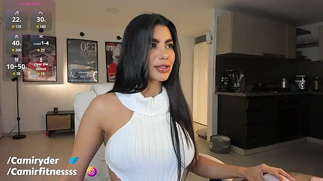 Snapshot of CamiRyder chatting on 16, 6, 2026 CamiRyder online show from 16, 6, 2026