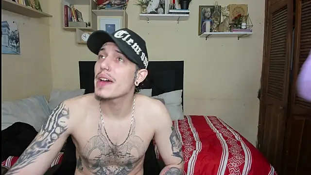Snapshot of Blondandtattoofaced chatting on 18, 9, 2025 Blondandtattoofaced online show from 18, 9, 2025